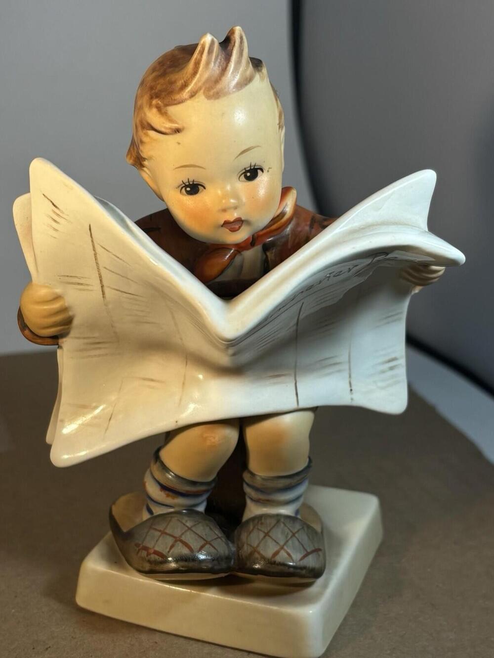 Hummel Figurine HUM184 "Munchener Presse" -TMK 3 - 5" Tall-no box German 1960’s
